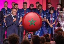 صورة ماكرون يستحضر المغرب عند استقباله للاعبي باريس سان جيرمان