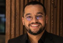 صورة العسري يوجه وعده الأول لجماهير الوداد بعد فوزه برئاسة النادي