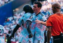 صورة لاعبو المنتخب البلجيكي يقلدون رقصة ترامب خلال احتفالهم التأهل
