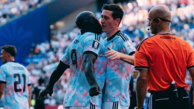 صورة لاعبو المنتخب البلجيكي يقلدون رقصة ترامب خلال احتفالهم التأهل