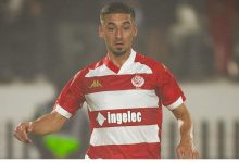 صورة وجهة غير متوقعة للاعب الوداد محمد بوشواري