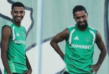 صورة دولي مغربي يجاور أوناحي ولوزا في باناثينايكوس