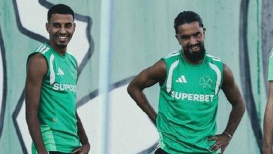 صورة دولي مغربي يجاور أوناحي ولوزا في باناثينايكوس