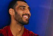صورة “صلاة الجمعة” تدفع لاعب برشلونة لانتقاد منظمي مونديال الأندية لكرة اليد
