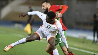 صورة حكم “مثير للجدل” يقود مباراة المغرب والنيجر في تصفيات “الكان”